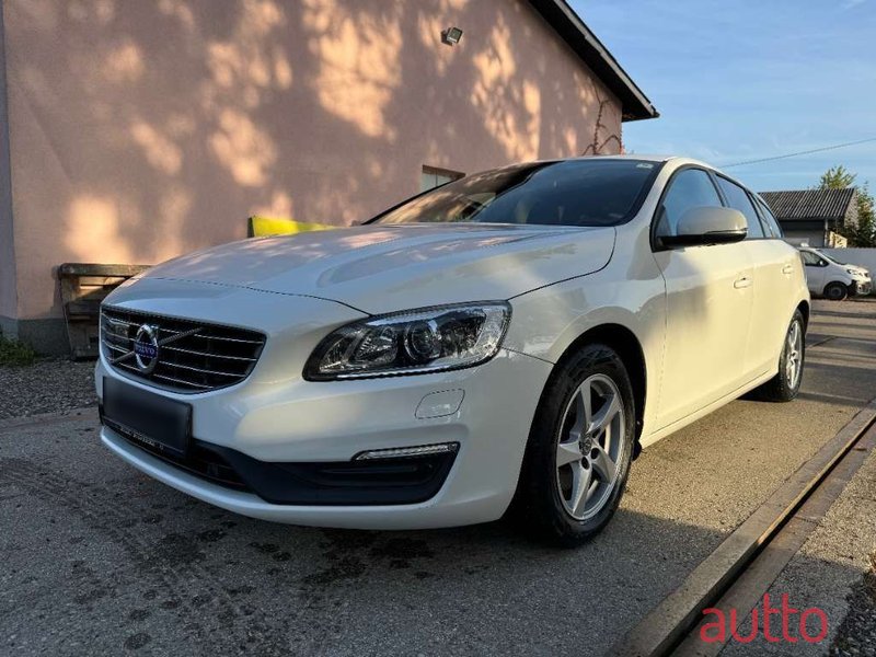 2016' Volvo V60 photo #2