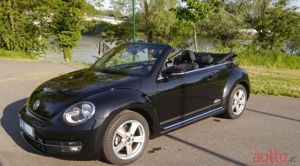 2015' Volkswagen Beetle photo #5