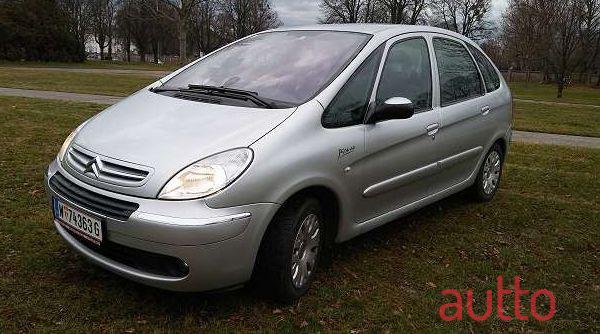 2008' Citroen Xsara Picasso photo #3