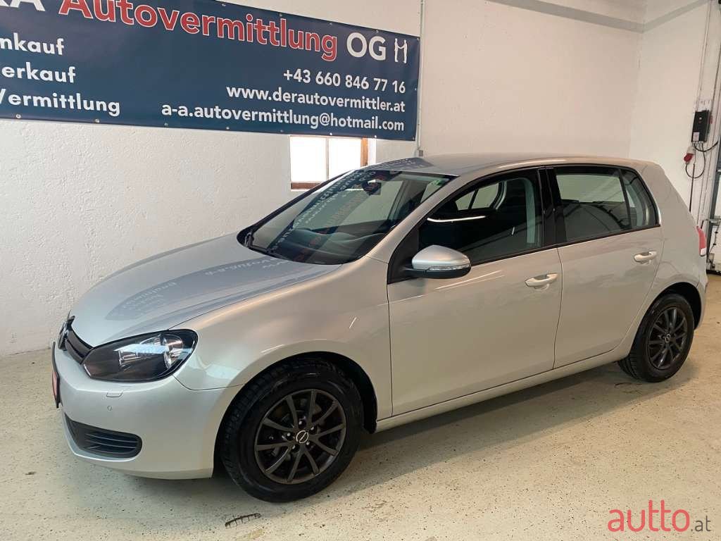 2009' Volkswagen Golf photo #4