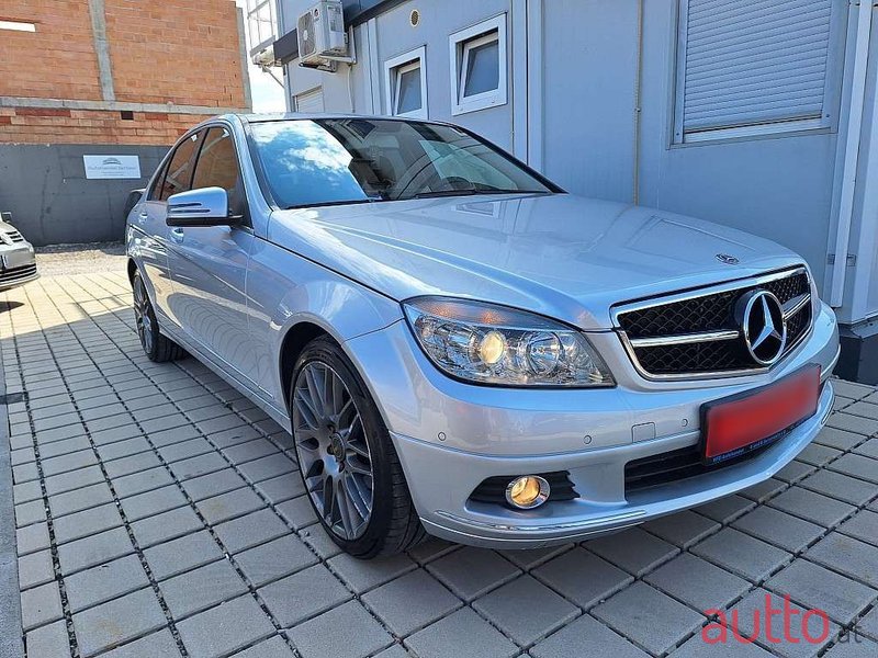 2010' Mercedes-Benz C-Klasse photo #1