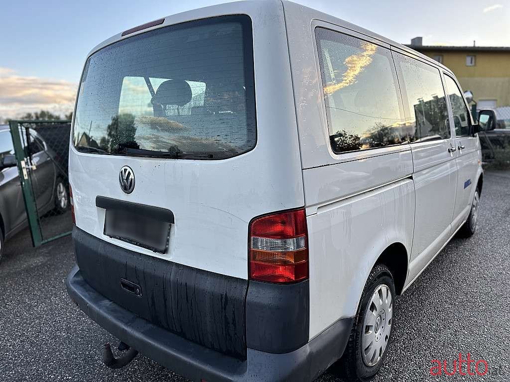 2005' Volkswagen T5 photo #3