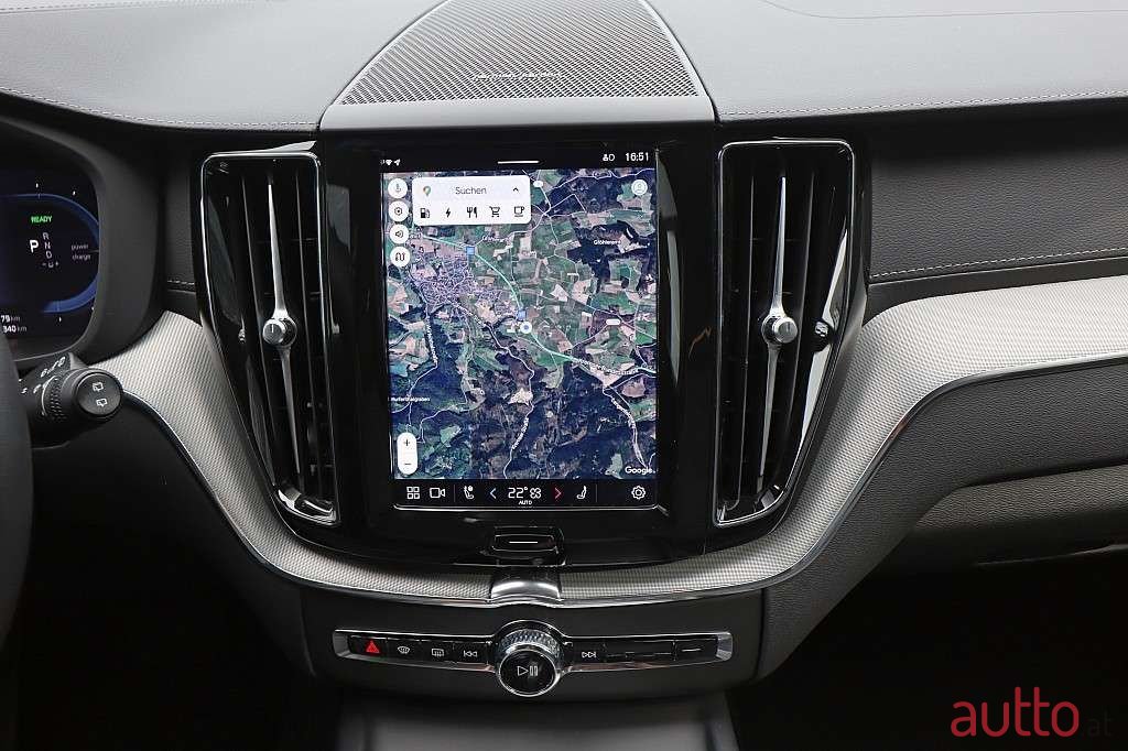 2023' Volvo XC60 photo #5
