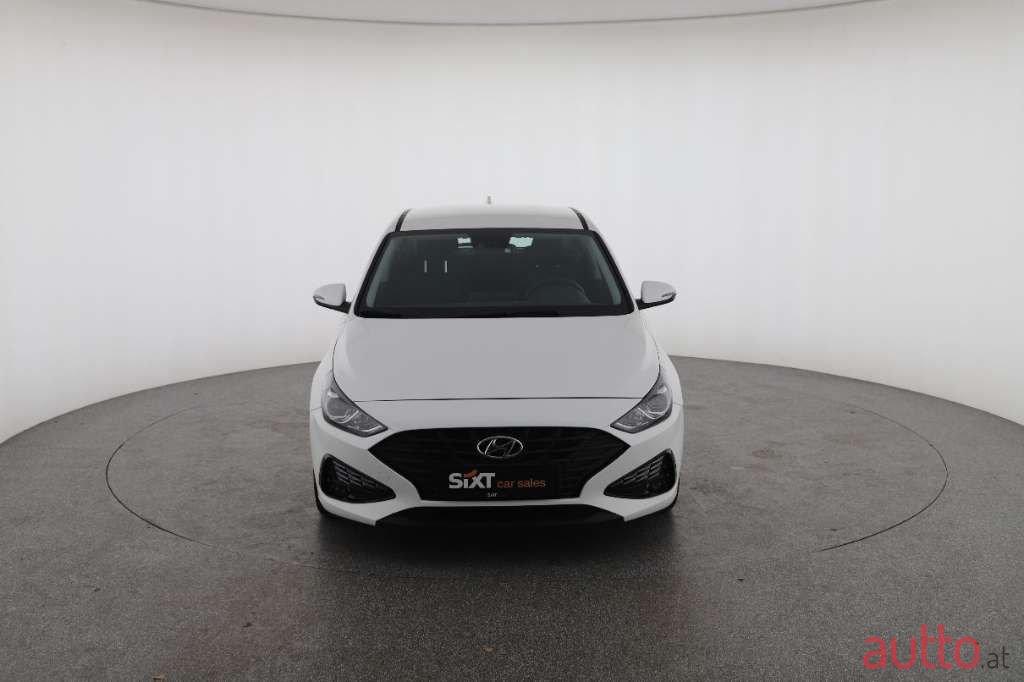 2023' Hyundai i30 photo #2
