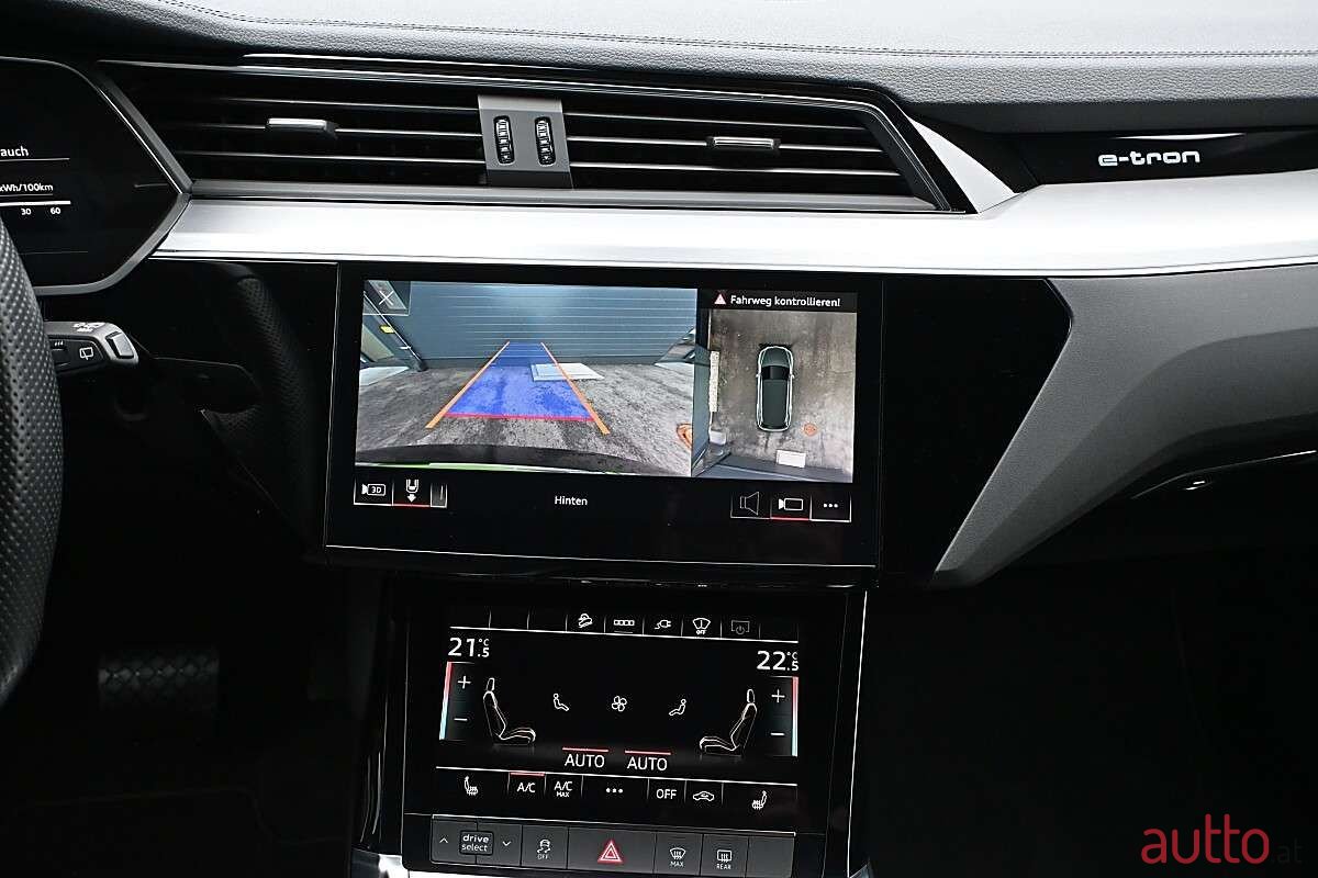 2022' Audi e-tron photo #5