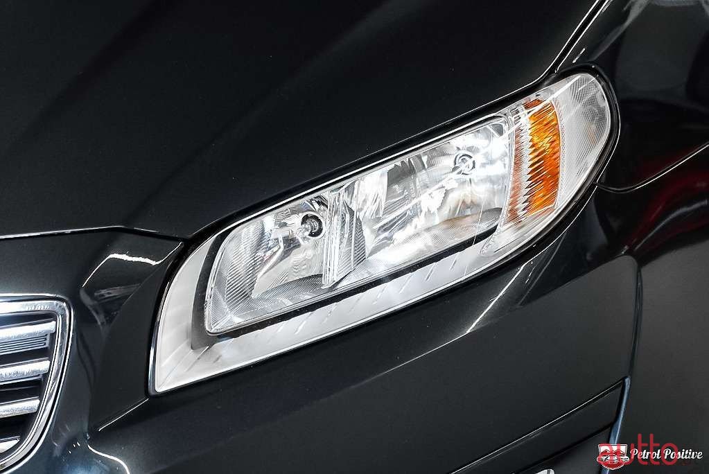 2014' Volvo V70 photo #4