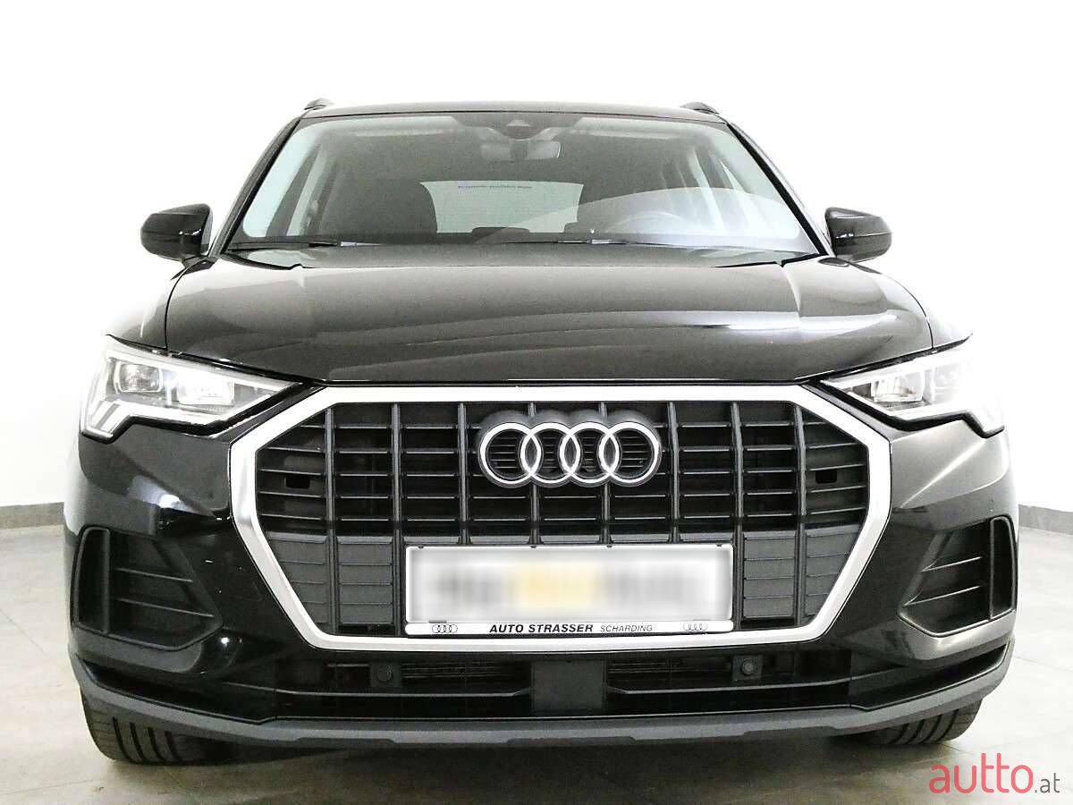 2022' Audi Q3 photo #2