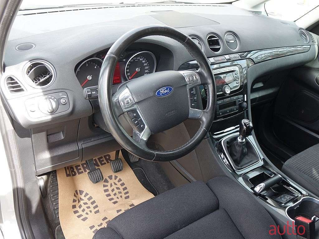 2011' Ford Galaxy photo #3