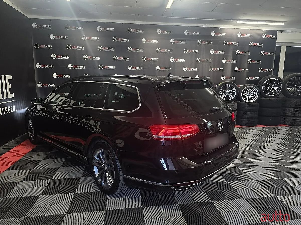 2017' Volkswagen Passat photo #6