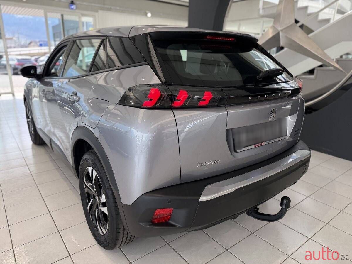2022' Peugeot 2008 photo #4
