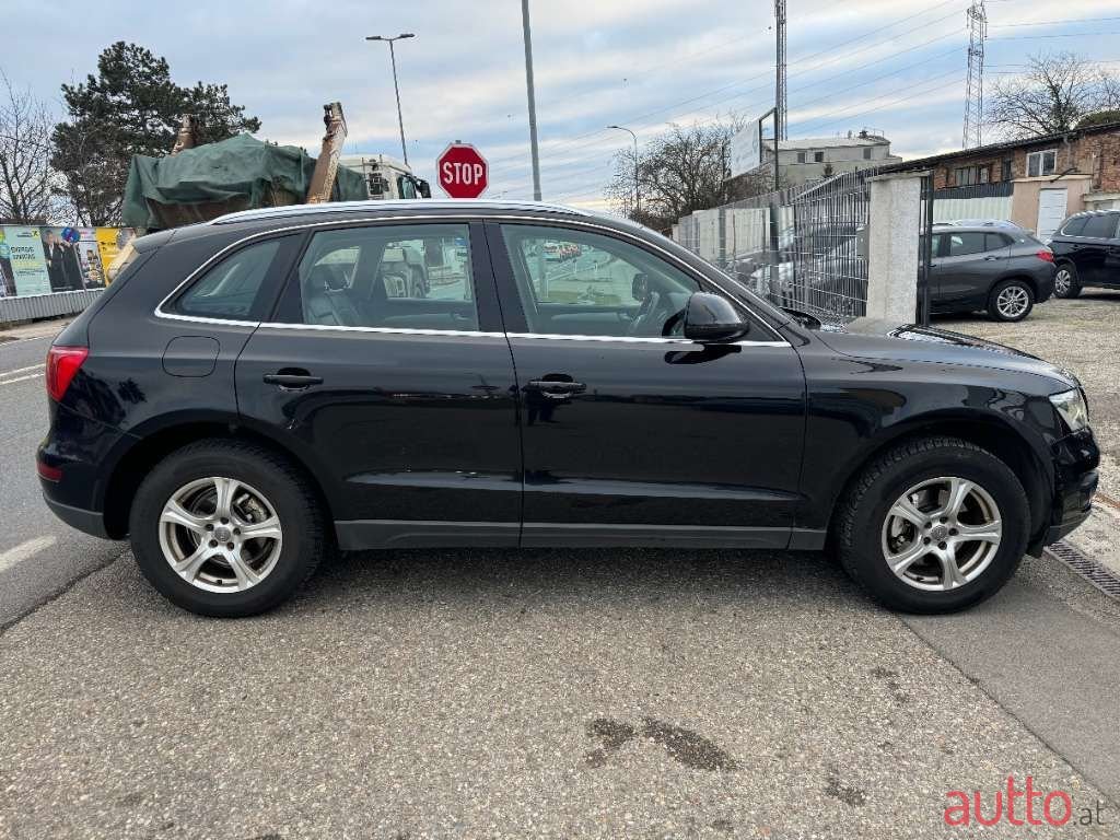 2010' Audi Q5 photo #5