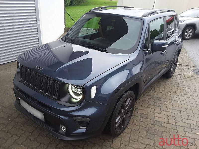 2021' Jeep Renegade photo #2