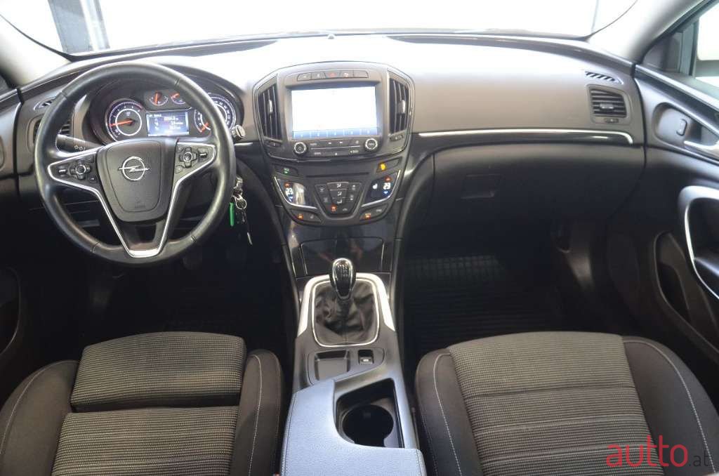 2015' Opel Insignia photo #4