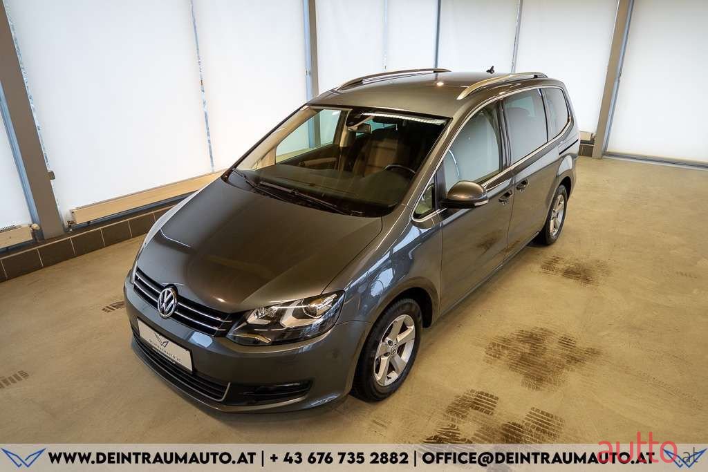 2015' Volkswagen Sharan photo #2