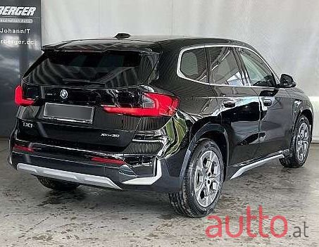 2023' BMW iX1 photo #5