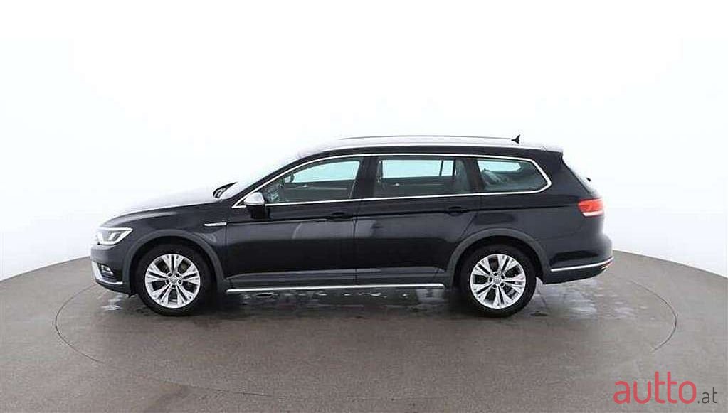 2018' Volkswagen Passat photo #5