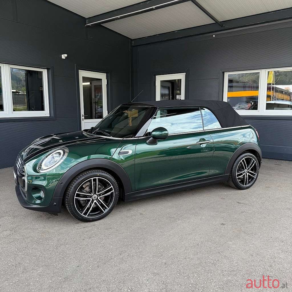 2018' MINI Cabrio photo #2
