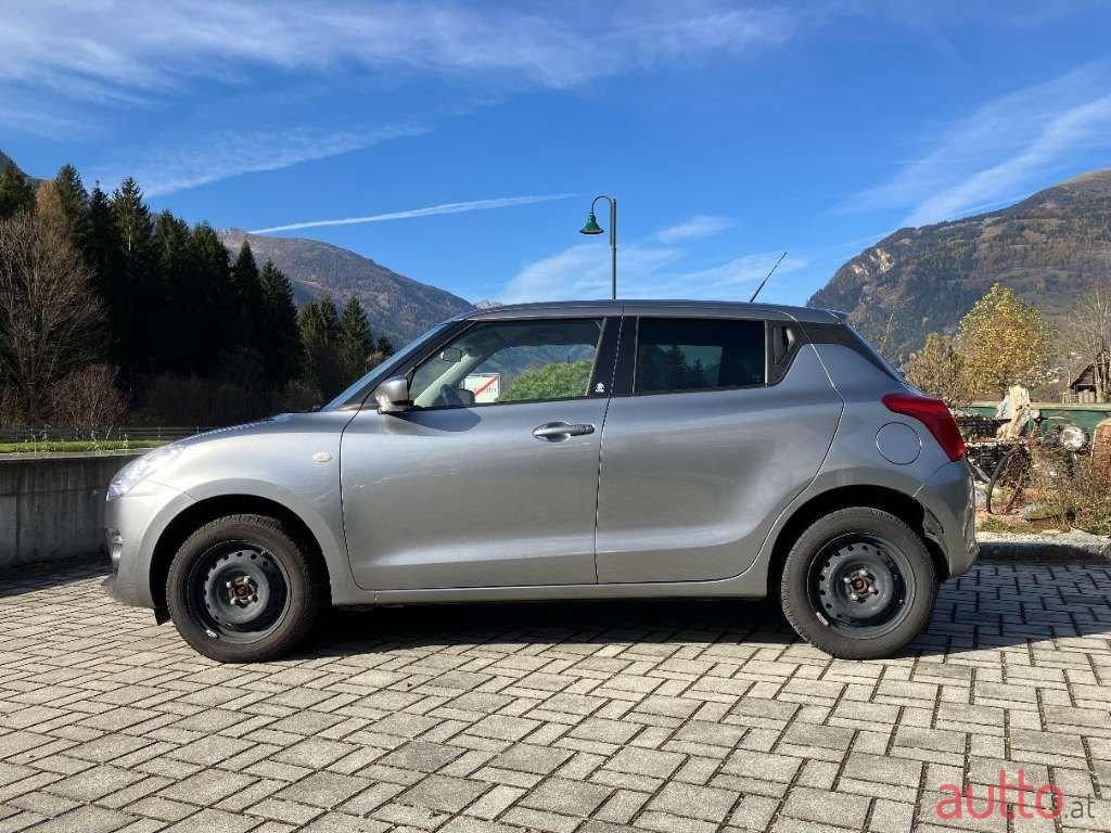 2020' Suzuki Swift photo #2