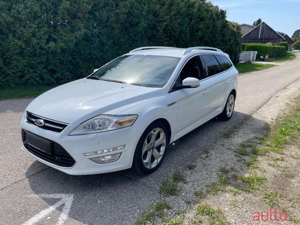 2011' Ford Mondeo photo #1