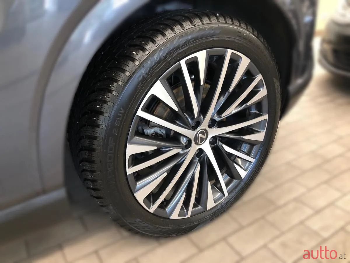 2023' Lexus RX photo #3