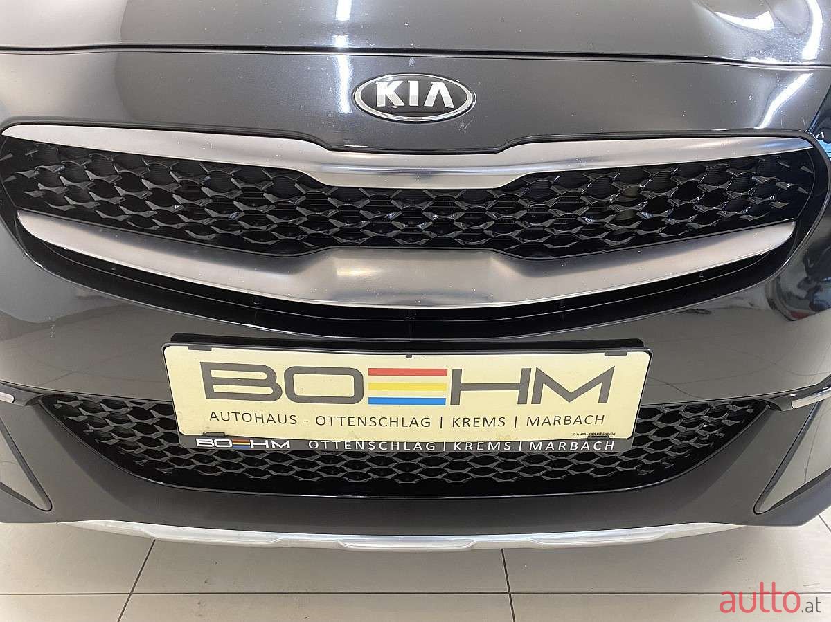 2019' Kia XCeed photo #5