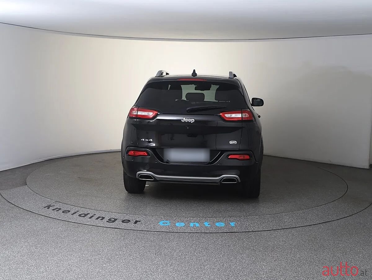 2018' Jeep Cherokee photo #4