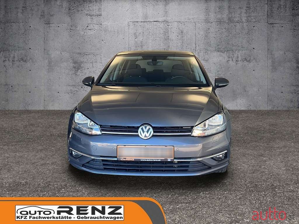 2019' Volkswagen Golf photo #2