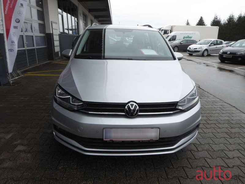 2021' Volkswagen Touran photo #1