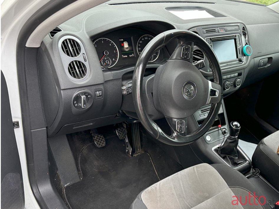 2016' Volkswagen Tiguan 2,0 TDI SCR 4Motion R-Line photo #5