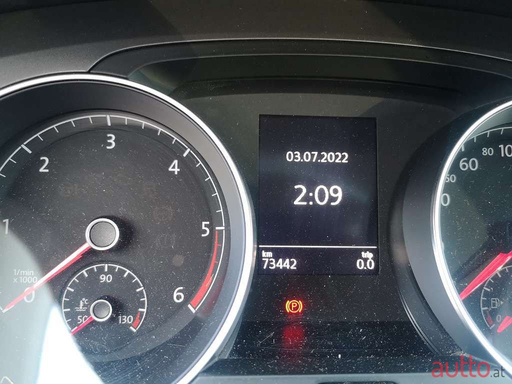 2016' Volkswagen Golf photo #2