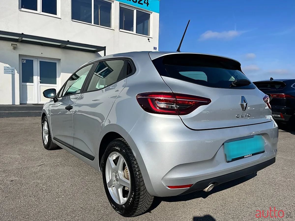 2023' Renault Clio photo #6