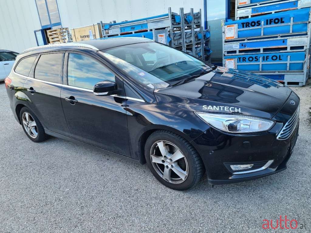 2017' Ford Focus photo #2