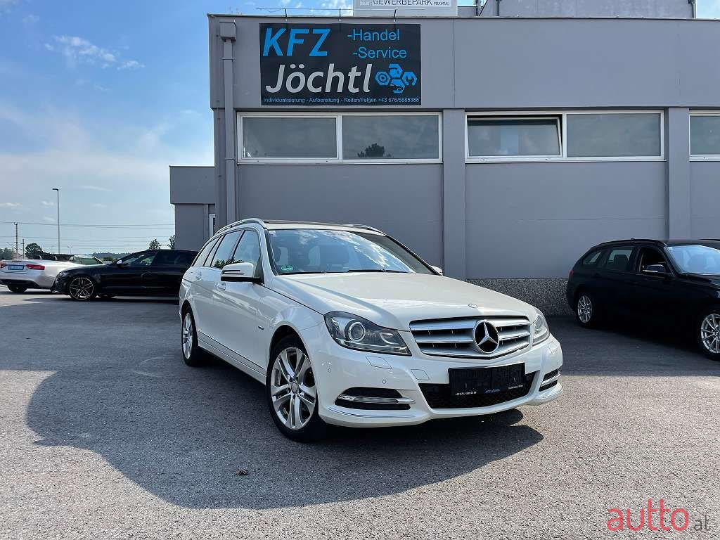 2011' Mercedes-Benz C-Klasse photo #1