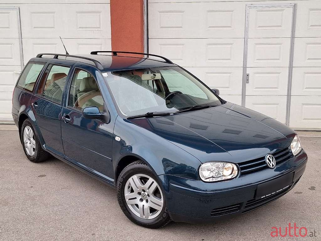 2002' Volkswagen Golf photo #2