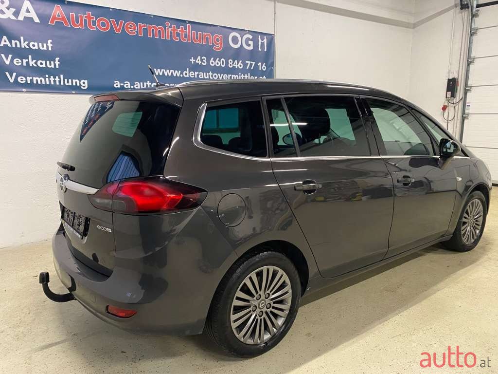 2014' Opel Zafira photo #2