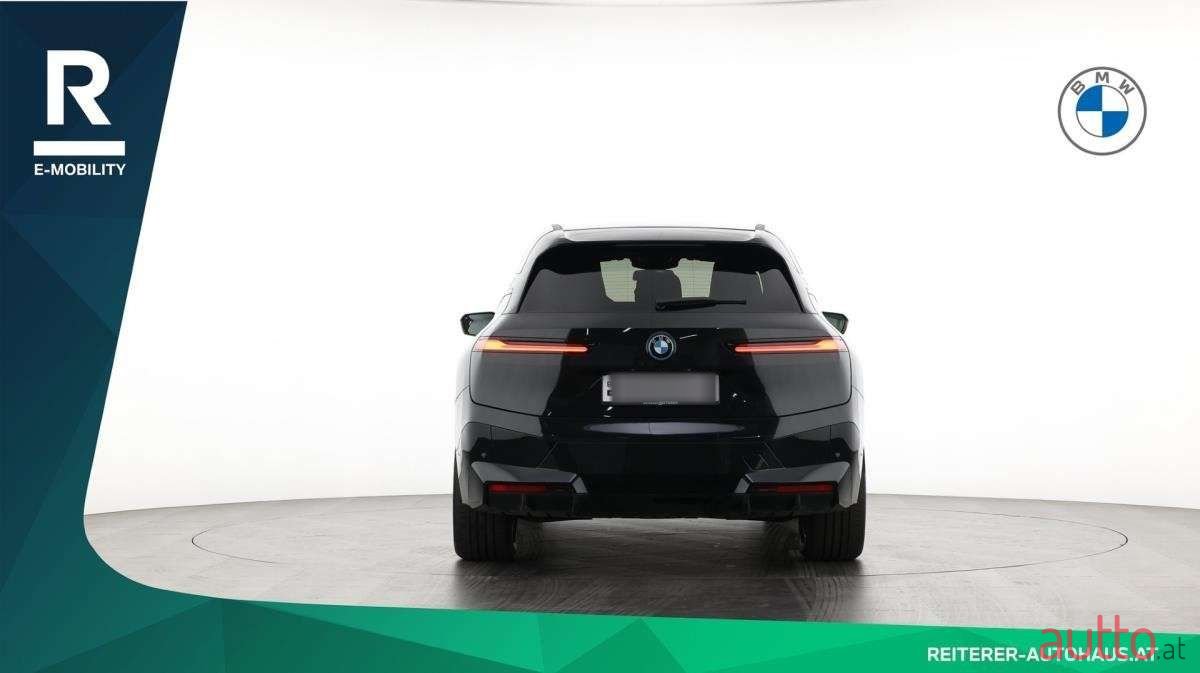 2022' BMW iX photo #4