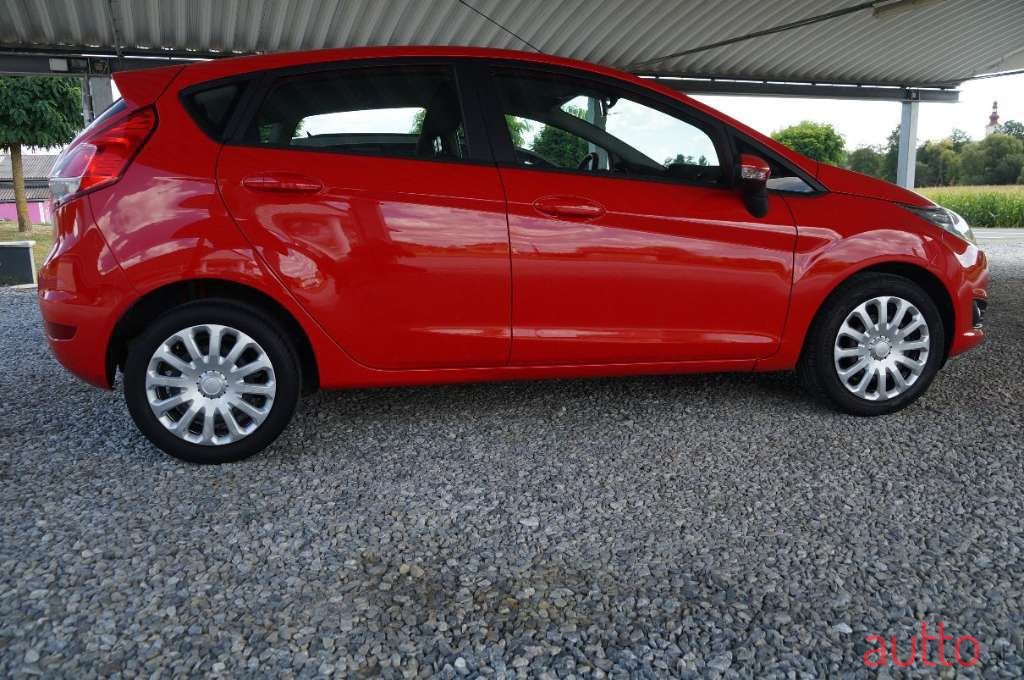 2016' Ford Fiesta photo #6