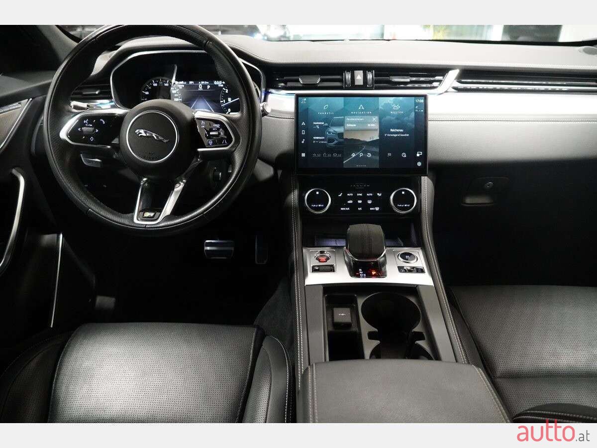 2022' Jaguar F-Pace photo #4