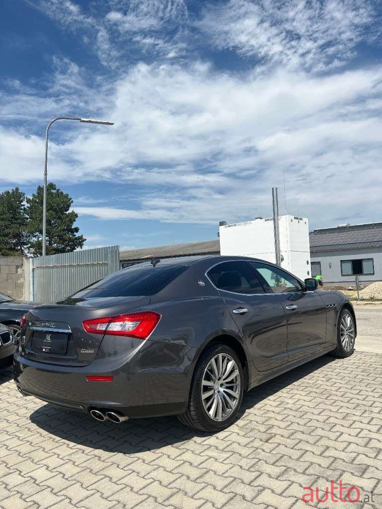 2014' Maserati Ghibli photo #4