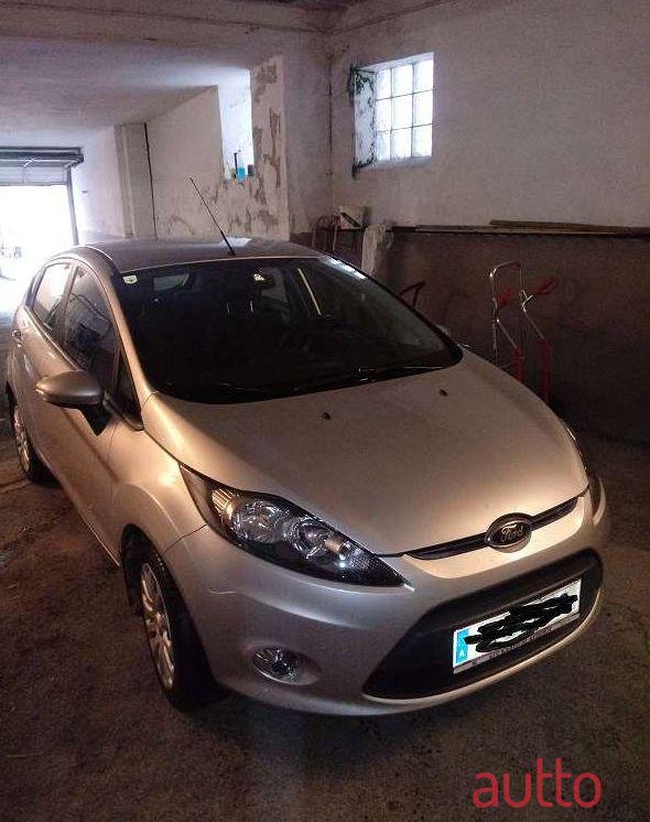 2012' Ford Fiesta photo #1