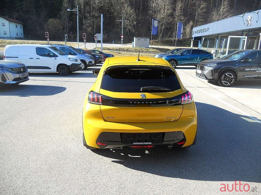 2020' Peugeot 208 photo #3