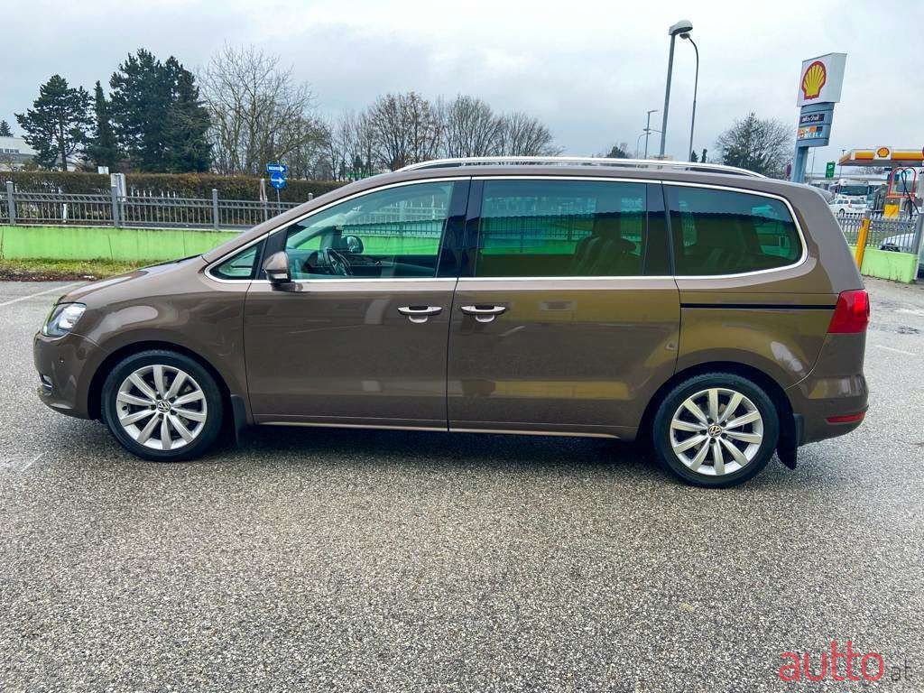 2011' Volkswagen Sharan photo #4
