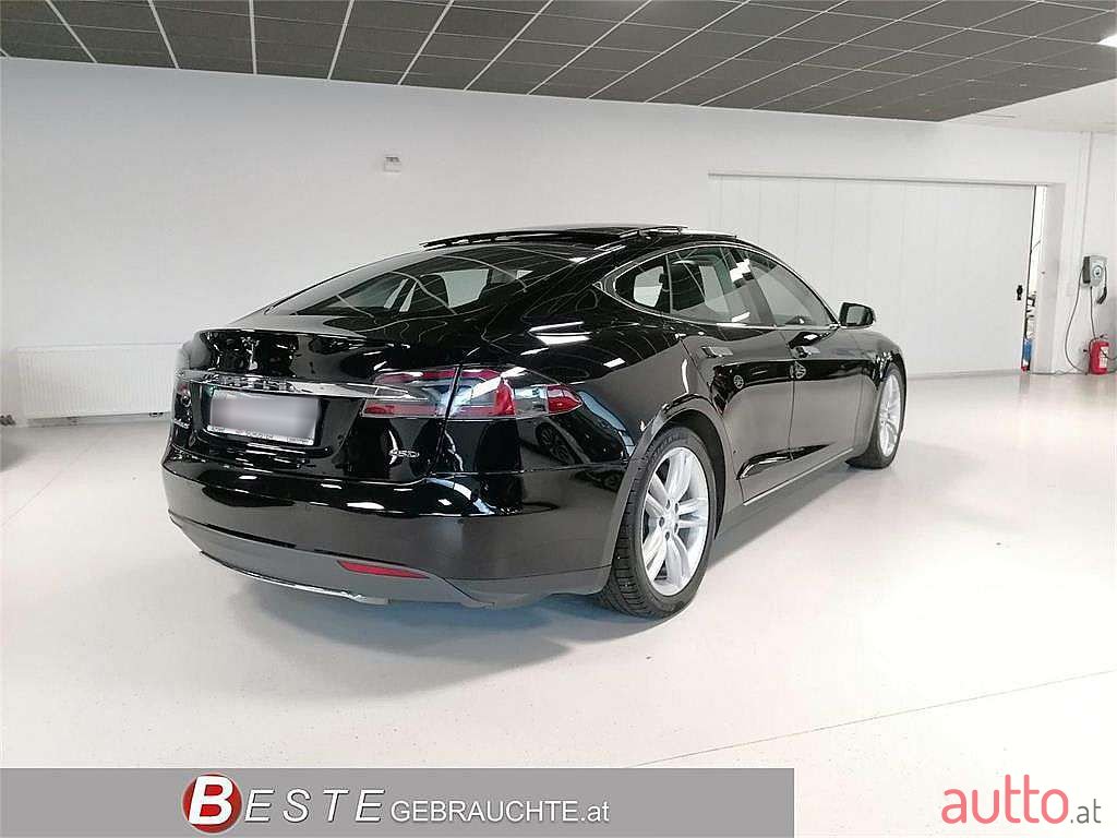 2015' Tesla Model S photo #6