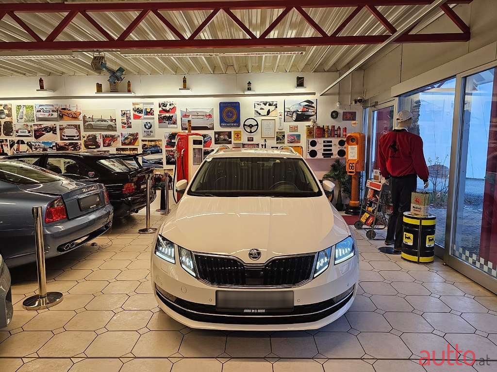 2019' Skoda Octavia photo #3
