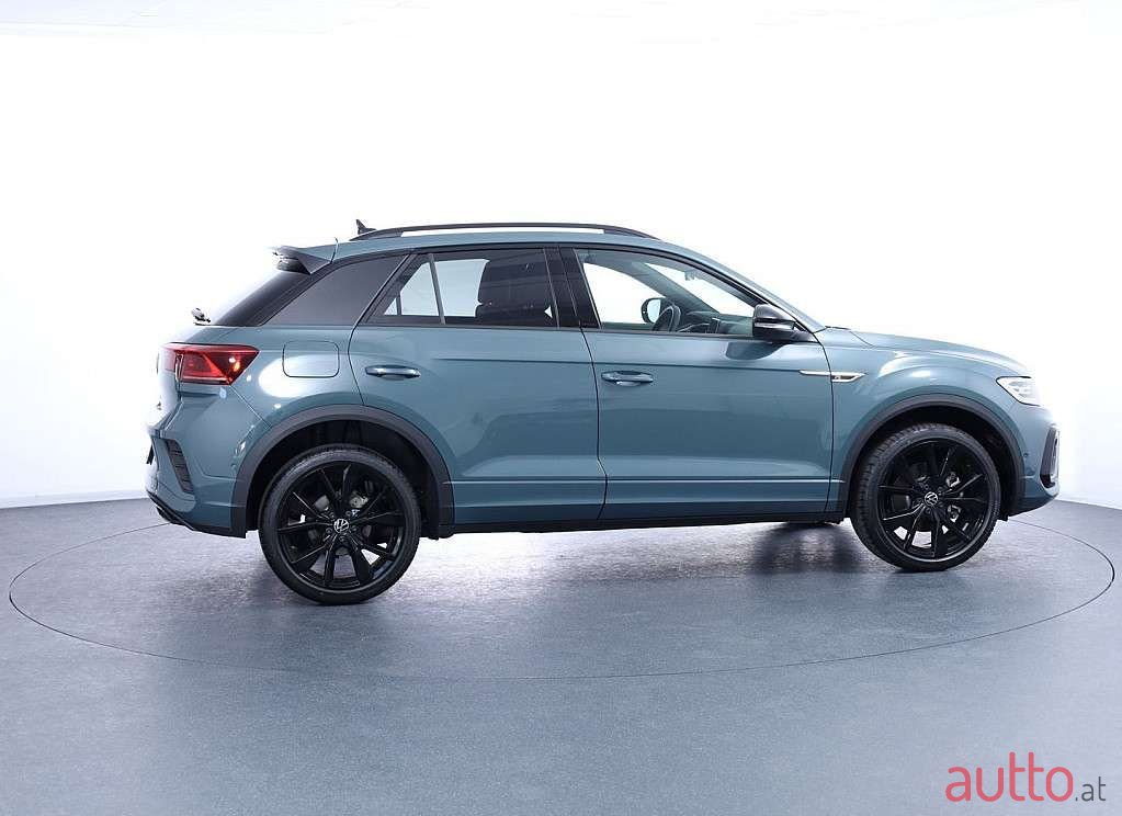 2023' Volkswagen T-Roc photo #6