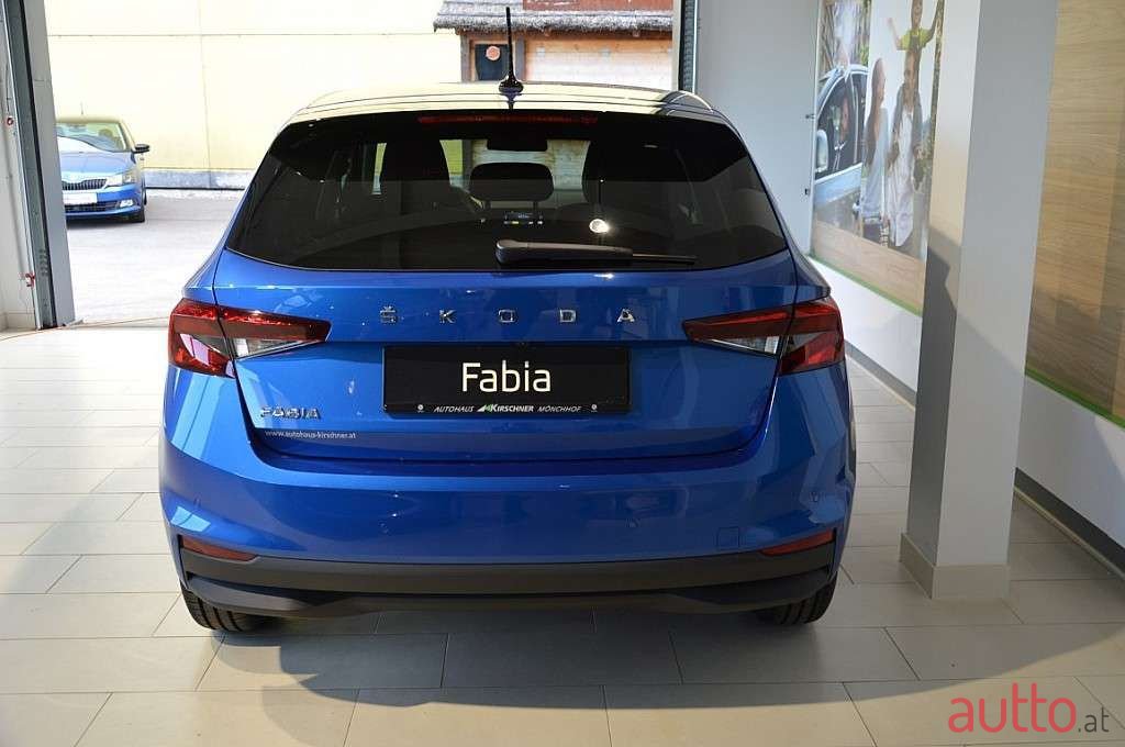 2022' Skoda Fabia photo #4