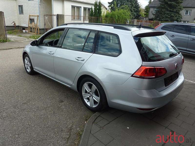 2016' Volkswagen Golf photo #2