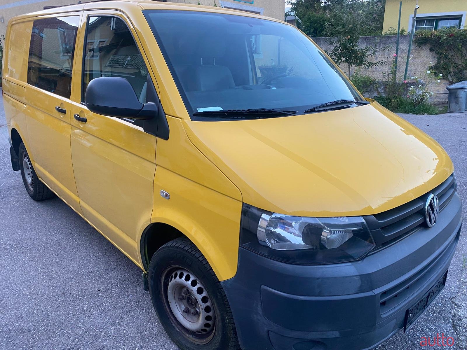 2012' Volkswagen T5 Transporter photo #1