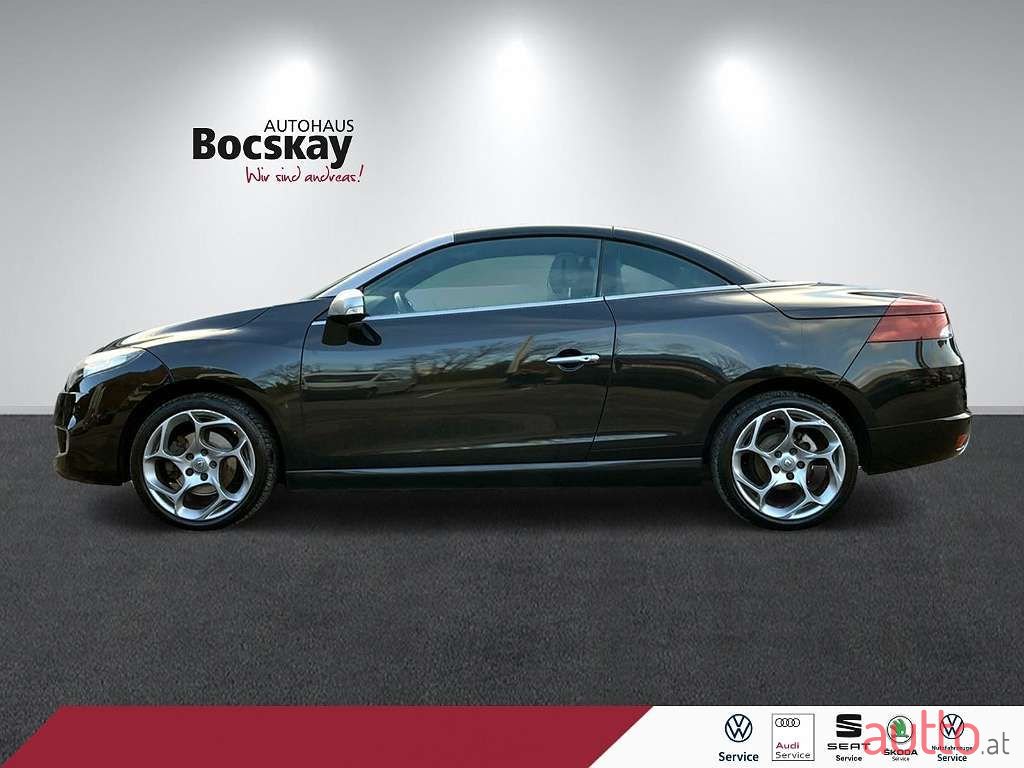 2010' Renault Megane photo #2