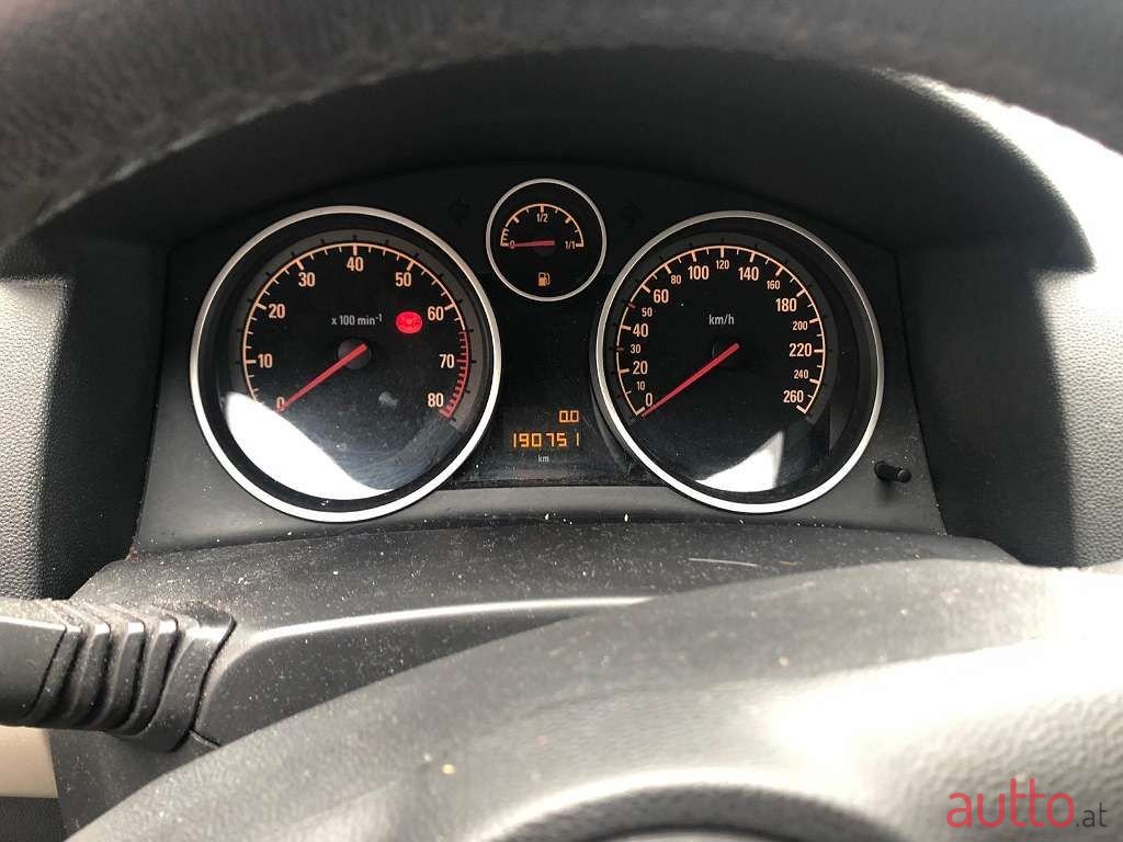 2008' Opel Astra photo #5